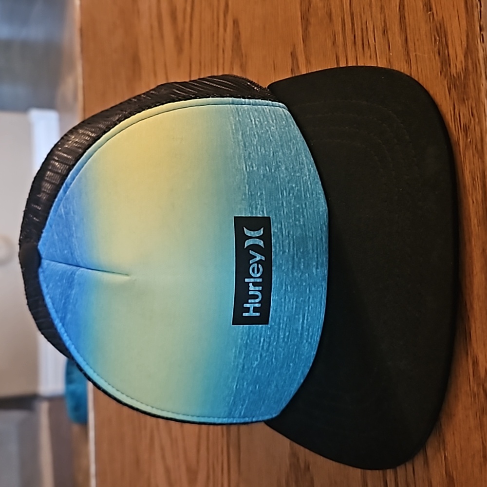 Hurley One and Only Square Ocean Mist Black Mesh Trucker hat